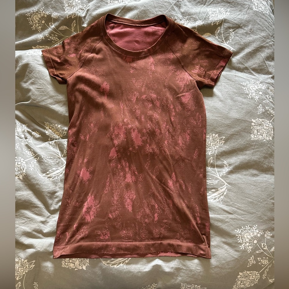 Lululemon t-shirt